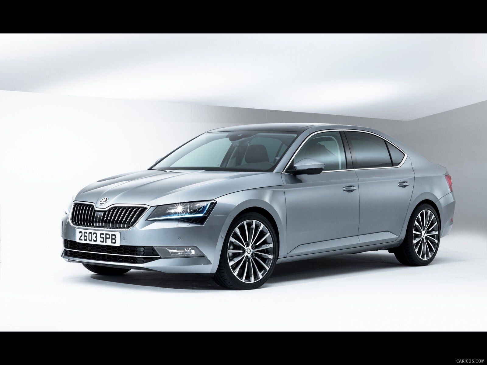 SKODA SUPERB (B8 KASA) KADRAN 9H NANO EKRAN KORUYUCU